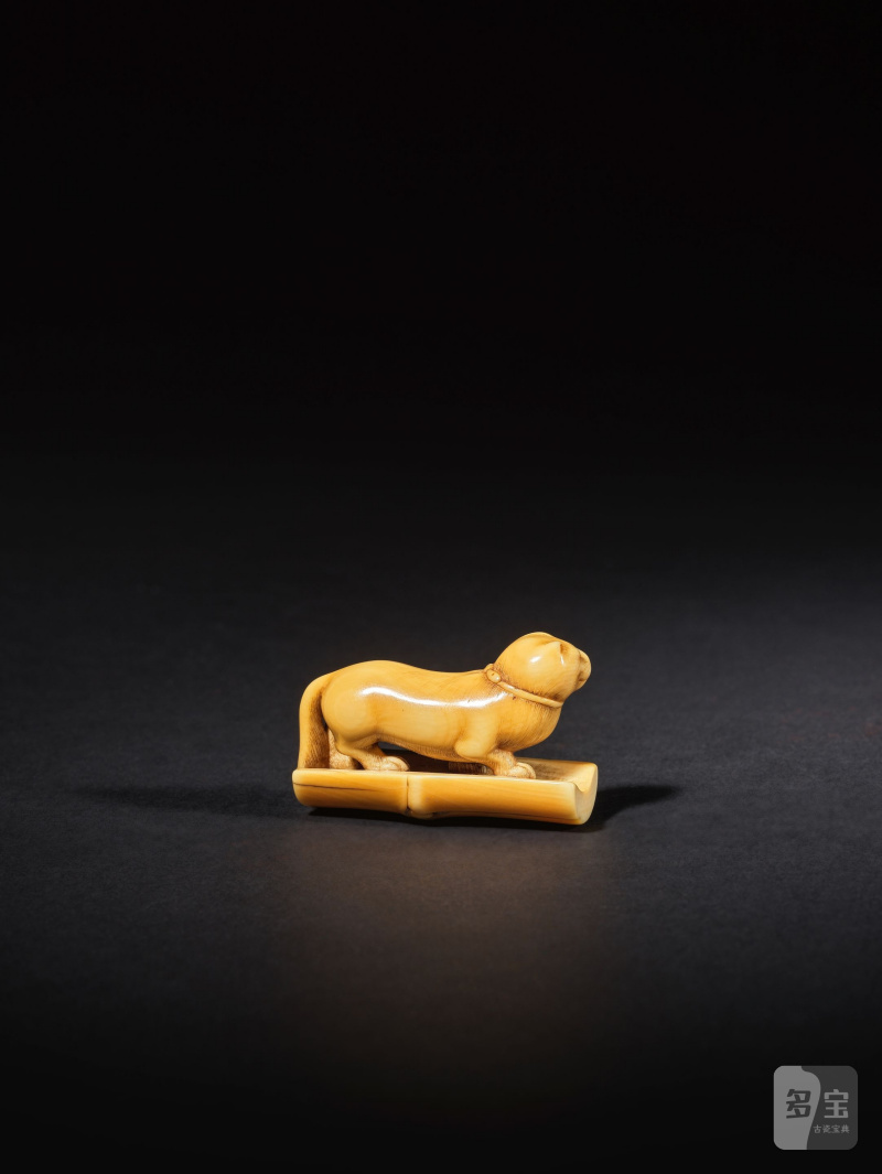 象牙彫根付 半割竹に猫 無銘 19世紀前期 | NETSUKE EN IVOIRE REPRÉSENTANT UN CHAT DOMESTIQUE - 图3